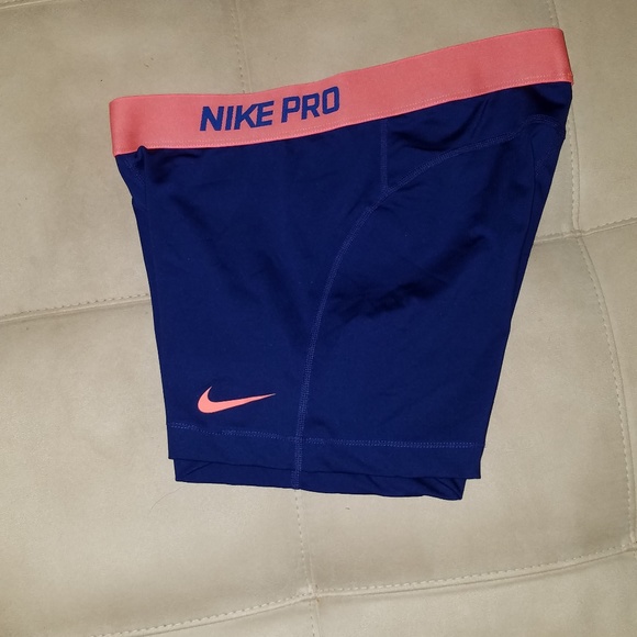 Nike Pro Dri-Fit Workout Spandex Booty Shorts - Picture 3 of 3